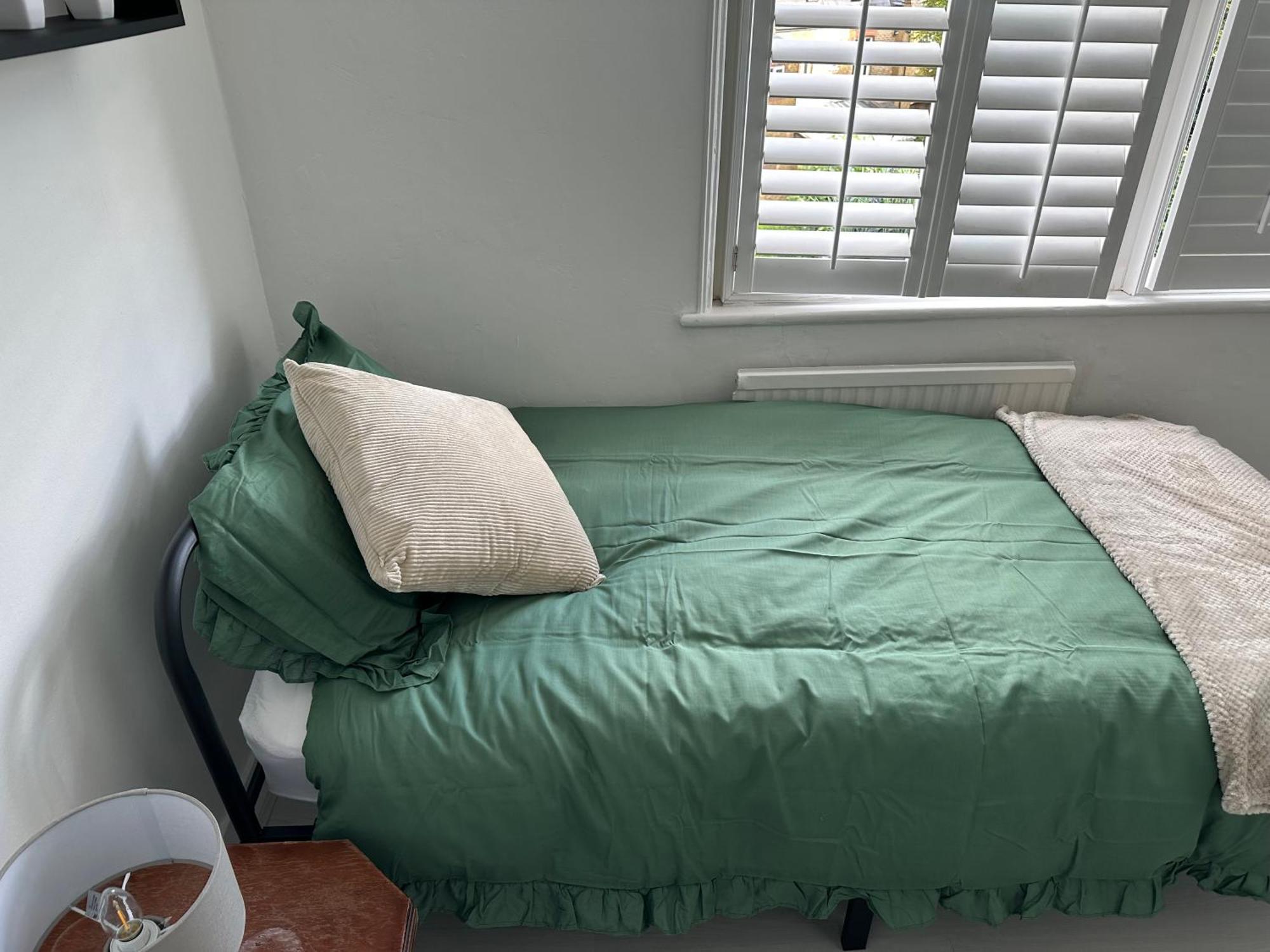 Mulberry Wimbledon Area Apartment, By Edens Apartamento