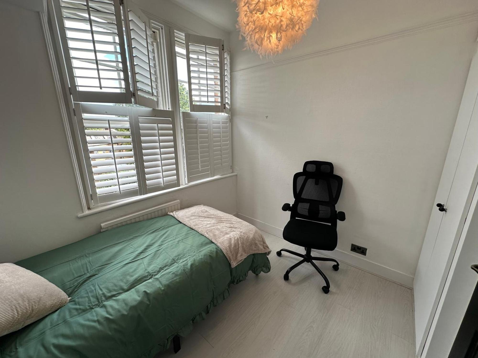 Mulberry Wimbledon Area Apartment, By Edens Apartamento Raynes Park